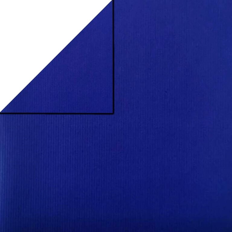Inpakpapier voorzijde uni koningsblauw, achterzijde uni koningsblauw op sterk geribbeld mat papier.
 